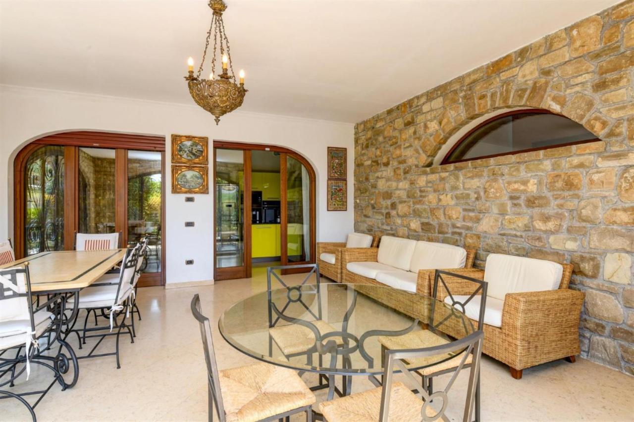 Private Luxury Villa With Pool モニーガ・デル・ガルダ エクステリア 写真