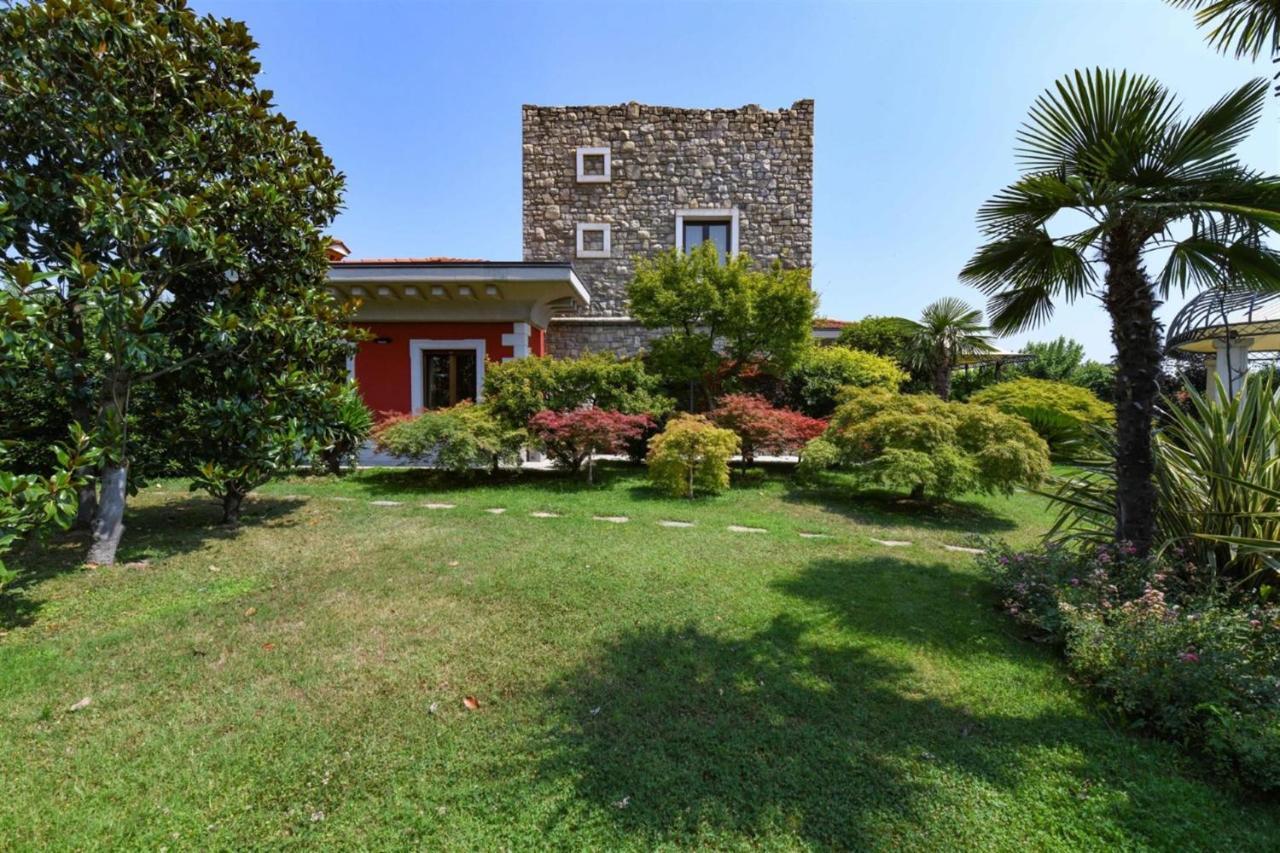 Private Luxury Villa With Pool モニーガ・デル・ガルダ エクステリア 写真