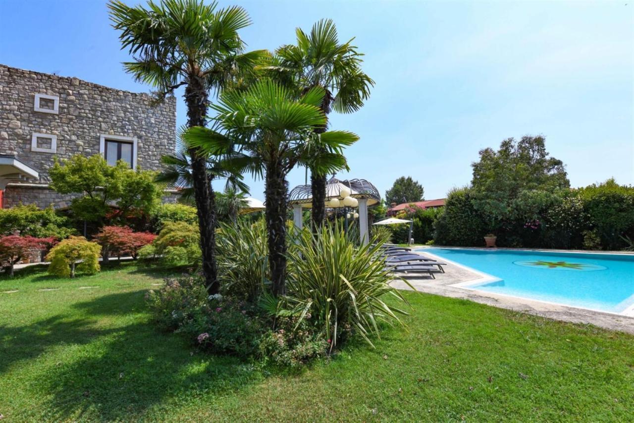 Private Luxury Villa With Pool モニーガ・デル・ガルダ エクステリア 写真