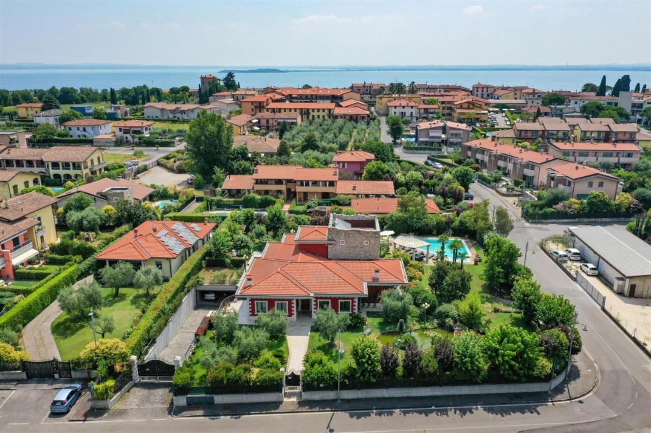 Private Luxury Villa With Pool モニーガ・デル・ガルダ エクステリア 写真